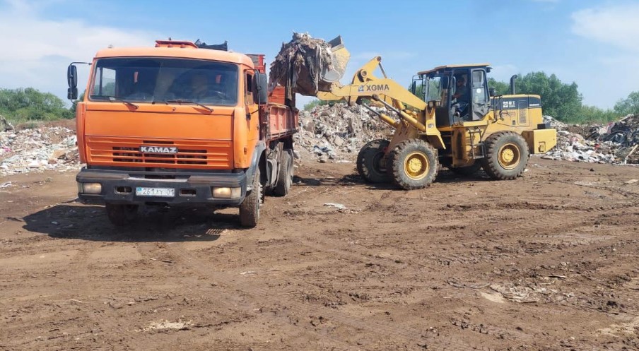 Со стихийных свалок в Астане вывезли почти 45 тысяч тонн мусора