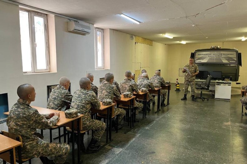 В филиалах военно-технических школ Минобороны идет набор на безвозмездное обучение