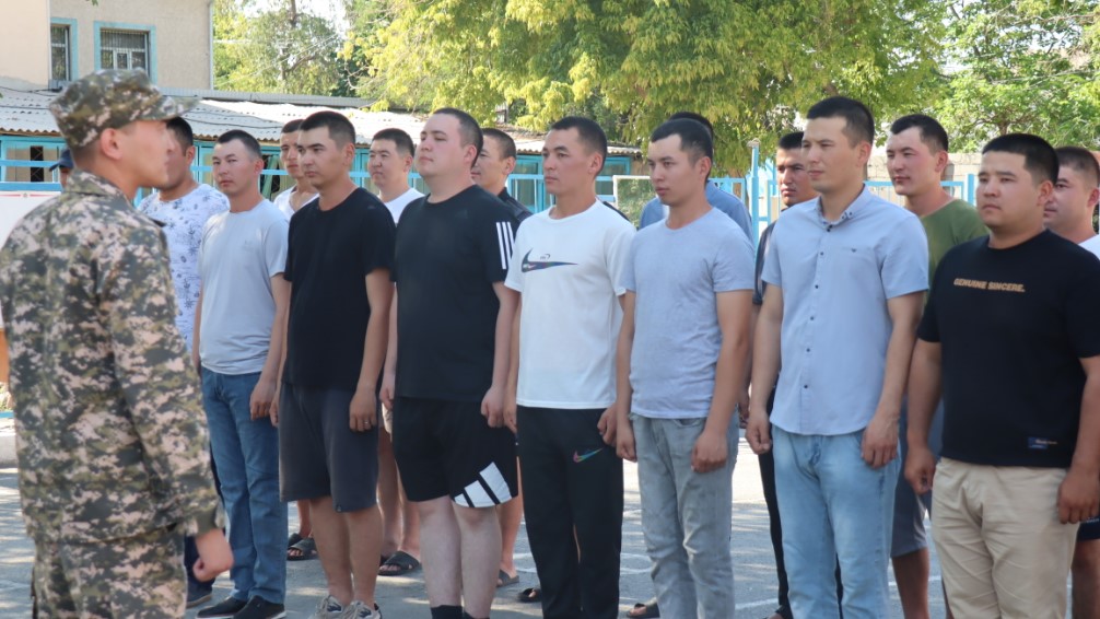 В Шымкенте проводили кандидатов на поступления в вузы Минобороны