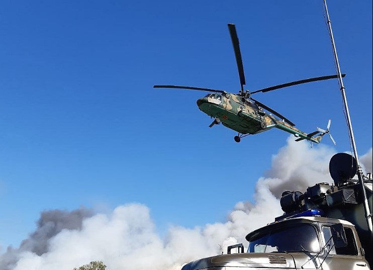 В тушении пожара в Павлодарской области участвуют летчики армейской авиации