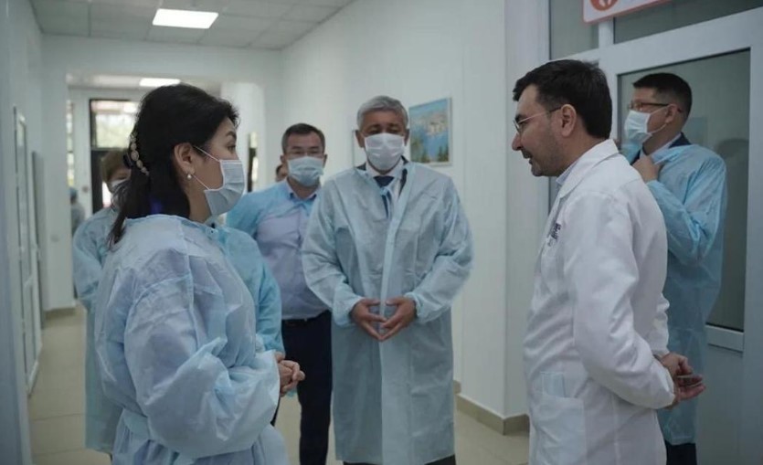 Ажар Гиният ознакомилась с ходом оказания медицинской помощи пострадавшим детям в Караганде