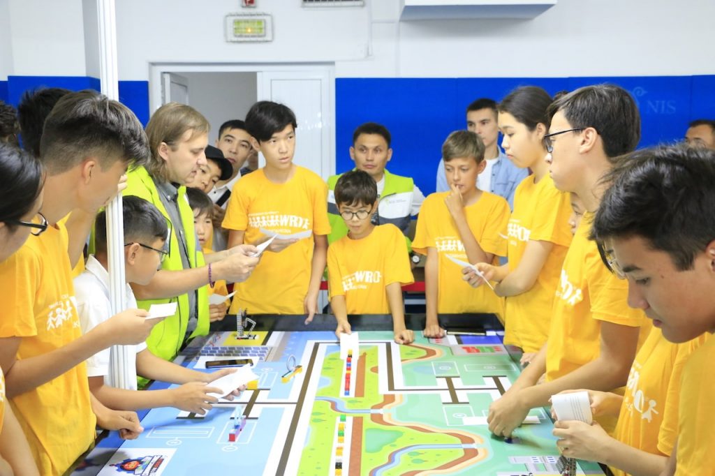 Казахстанские робототехники на WRO-2023: Инновации для будущего