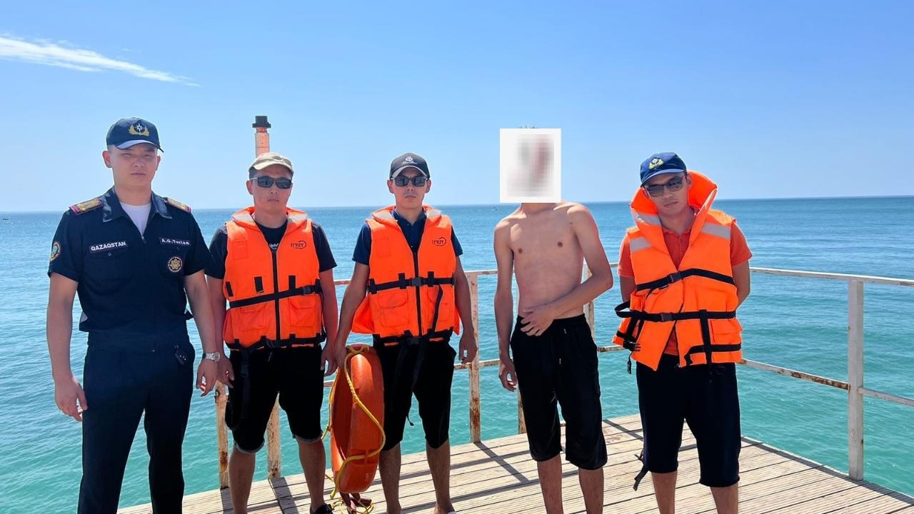 На побережье Каспийского моря спасены люди