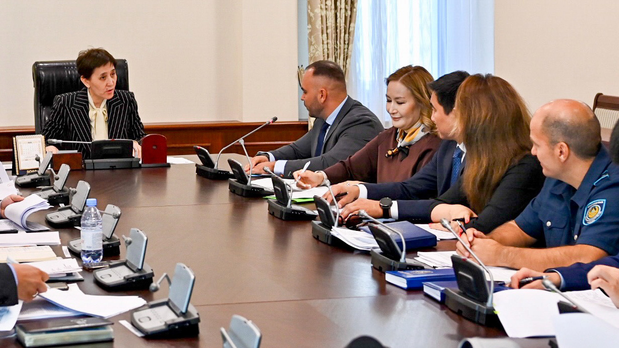 Казахстан разрабатывает план по защите женщин и детей от насилия в семьях