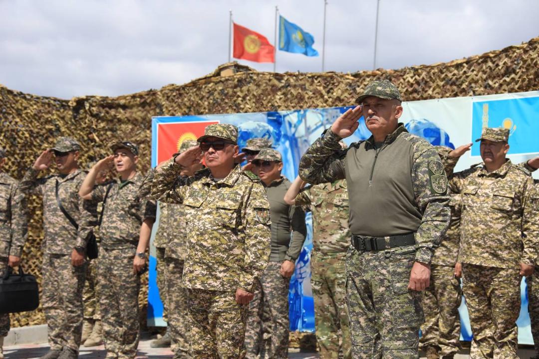 Проведено учение вооруженных сил Казахстана и Кыргызстана «Эрдик»