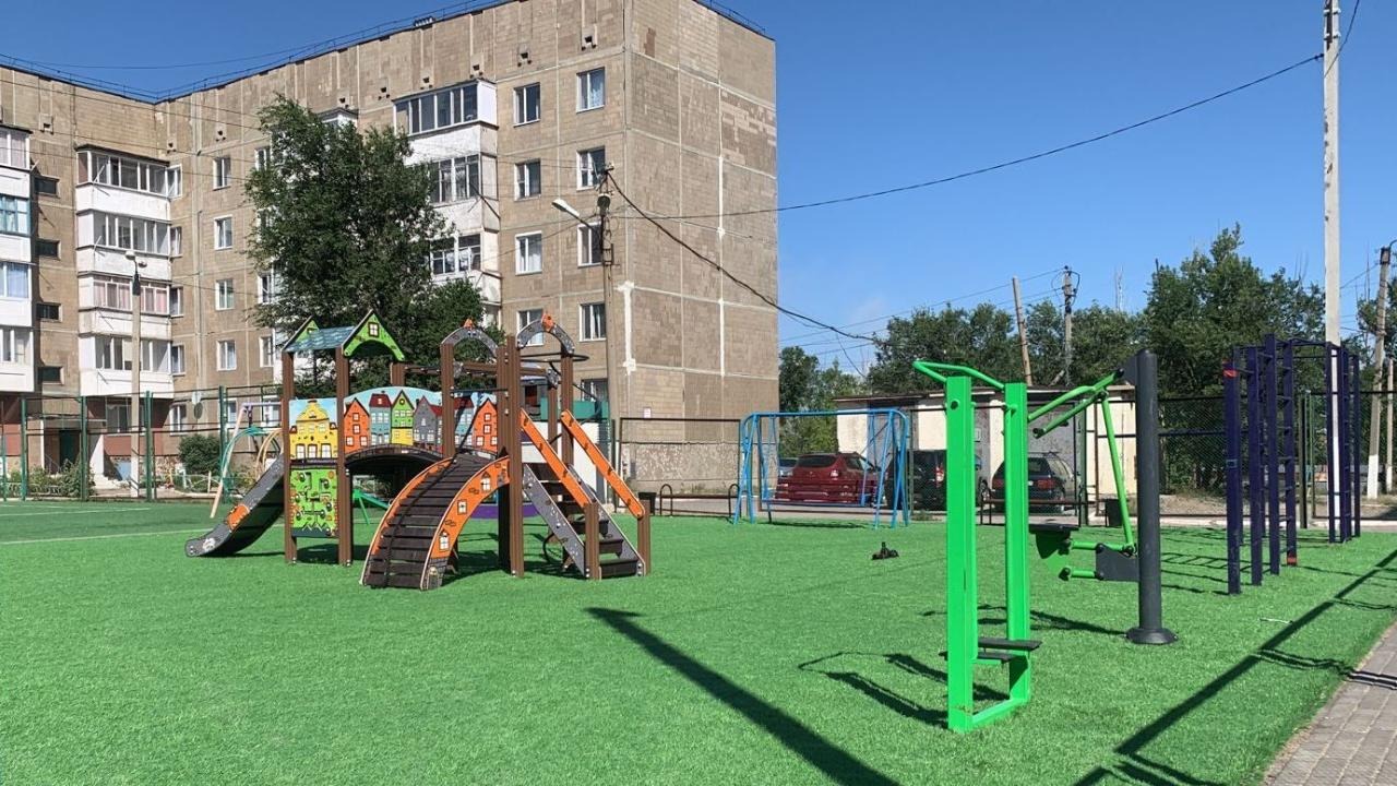 Ремонт водопровода, детские площадки и освещение: Как благоустраивают посёлок Актау