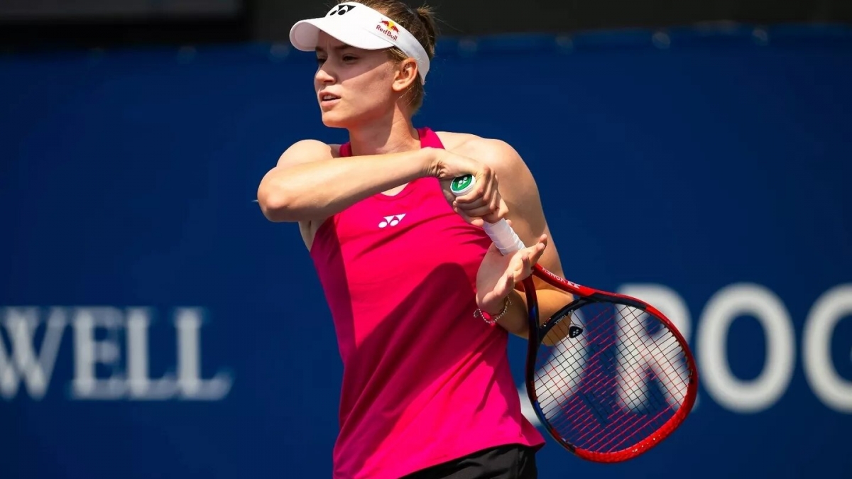 Рыбакина одержала волевую победу и вышла в полуфинал турнира WTA 1000
