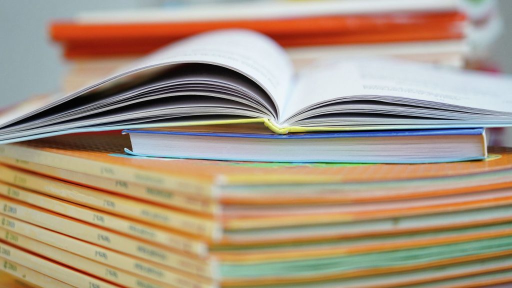 Государственные школы Алматы продолжат подписку на электронные учебники