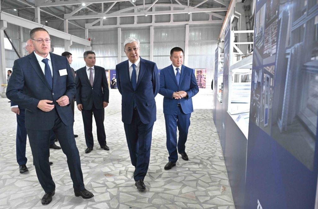 Токаев посетил предприятие «ZENITH» в Павлодаре