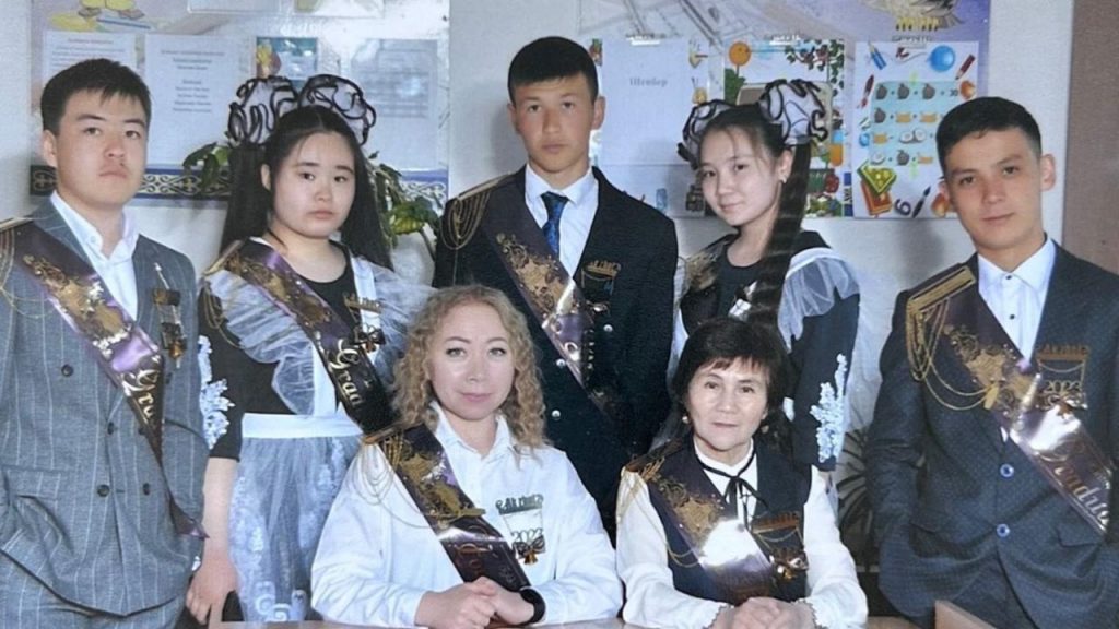 Выпускники школы села Акжол Каркаралинского района удостоились образовательных грантов