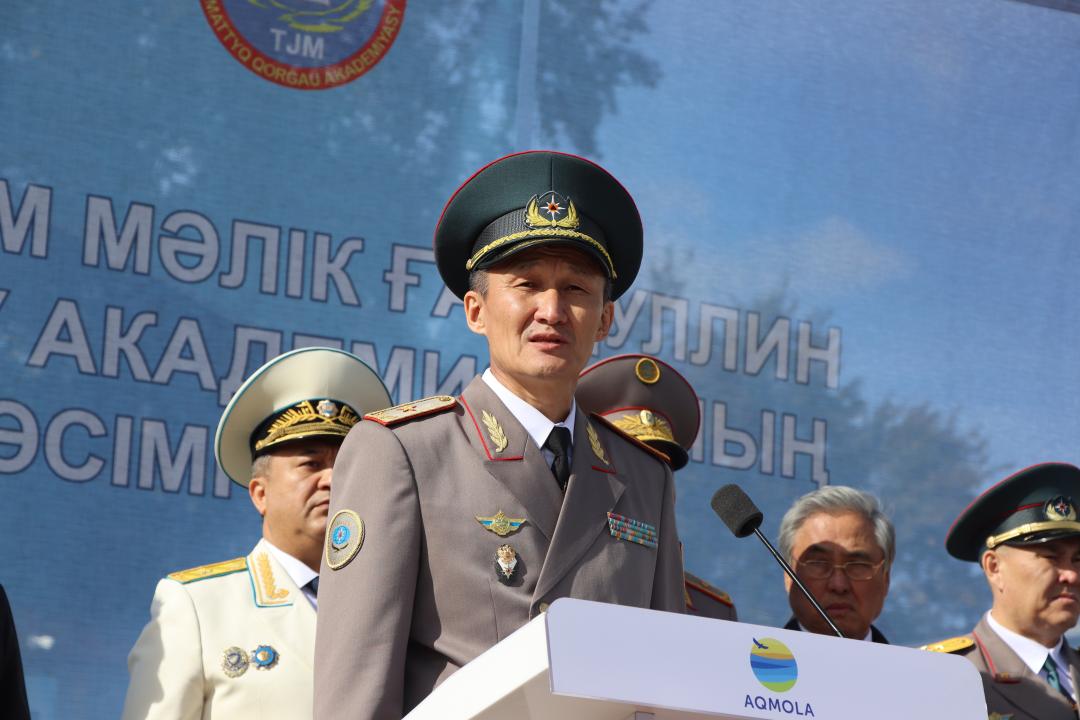 Академия гражданской защиты встречает первых девушек-курсантов