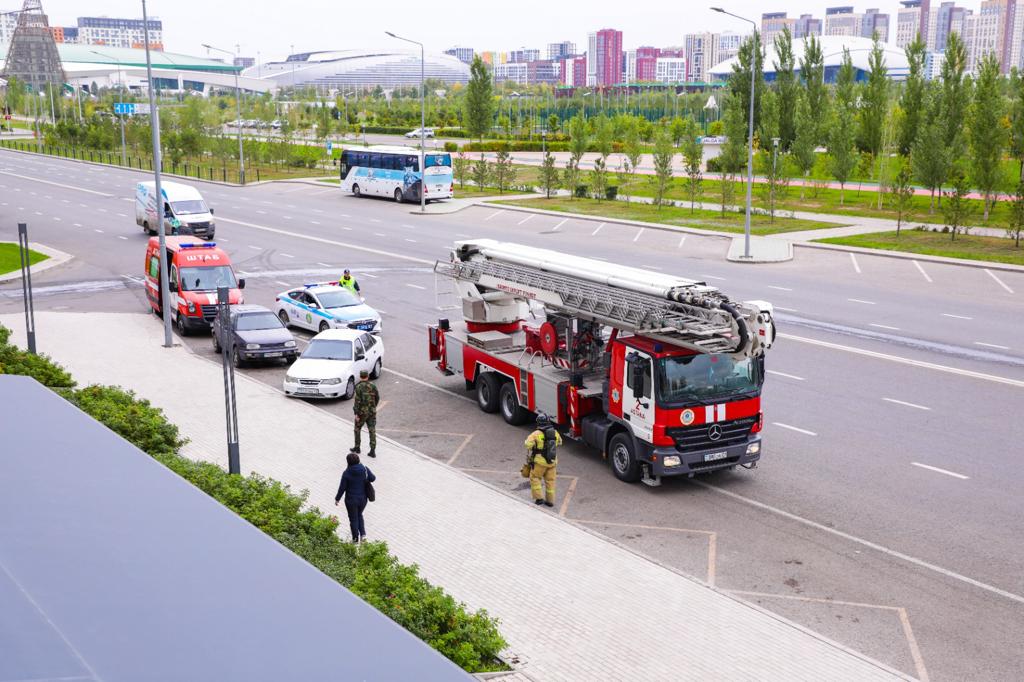 Условный пожар в многоэтажном доме ликвидировали спасатели в Астане