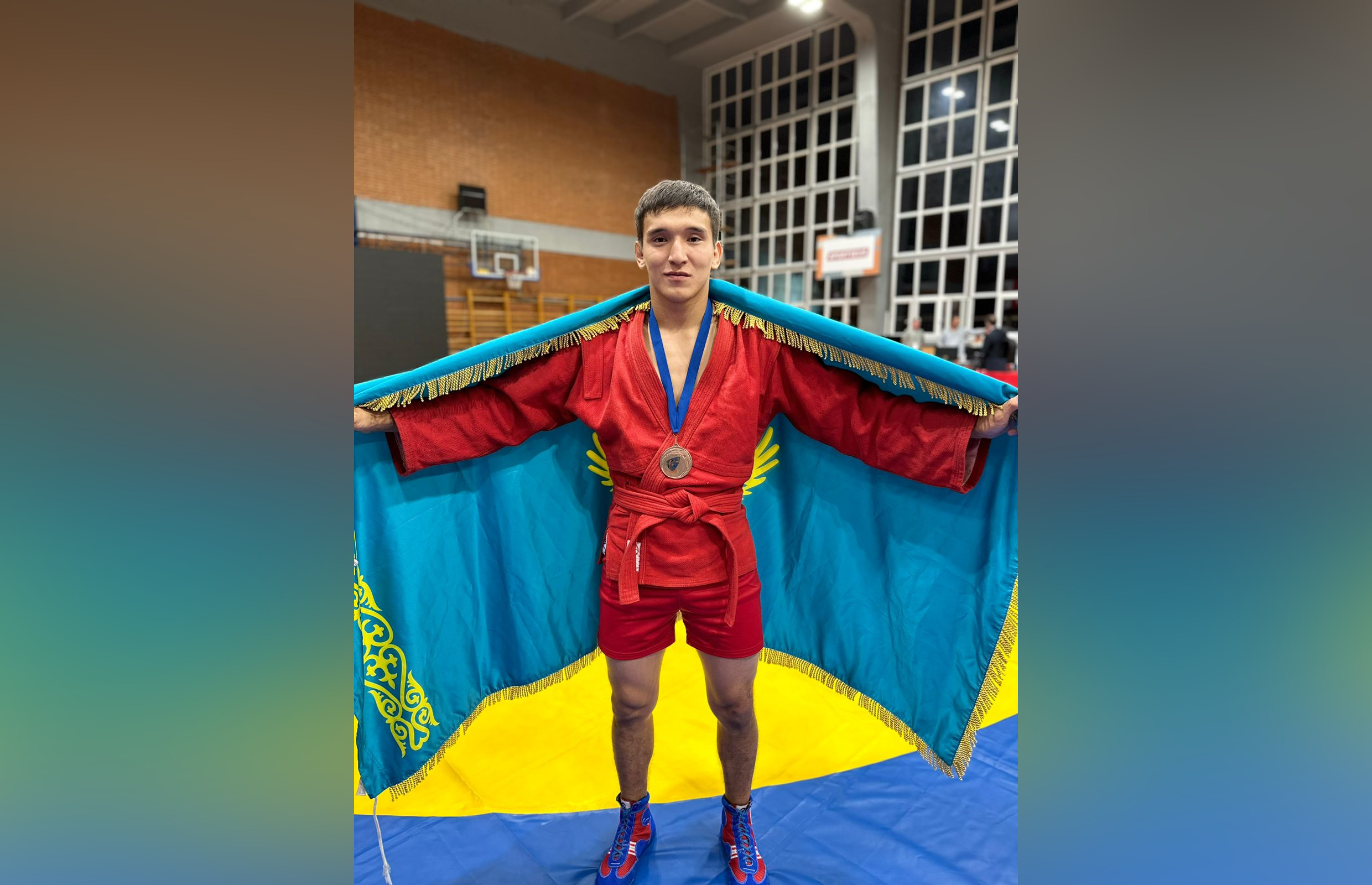Казахстанец завоевал золото на Кубке мира по самбо