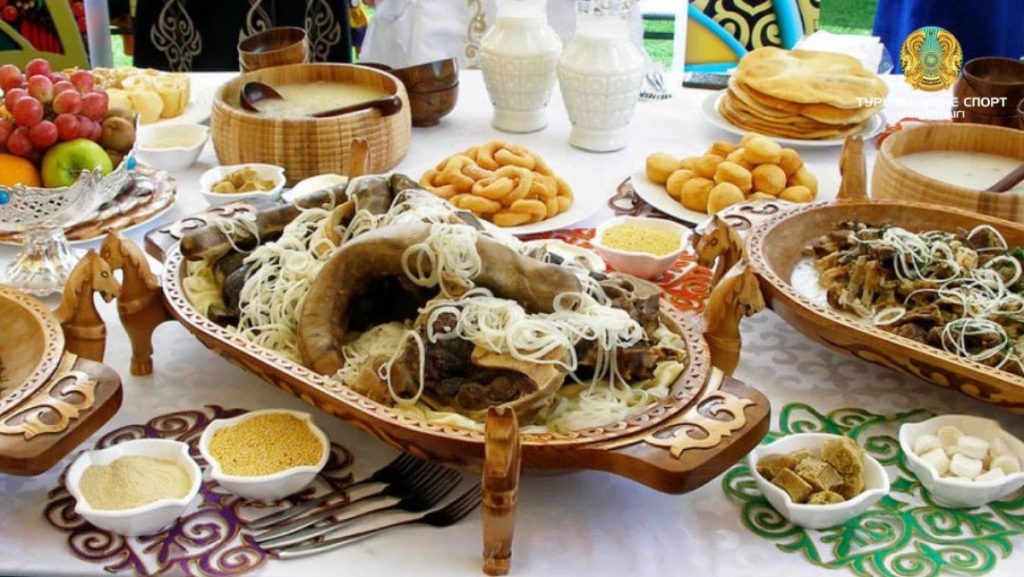 Казахстанская кухня в центре внимания: Пять блюд, которые завоевали сердца туристов