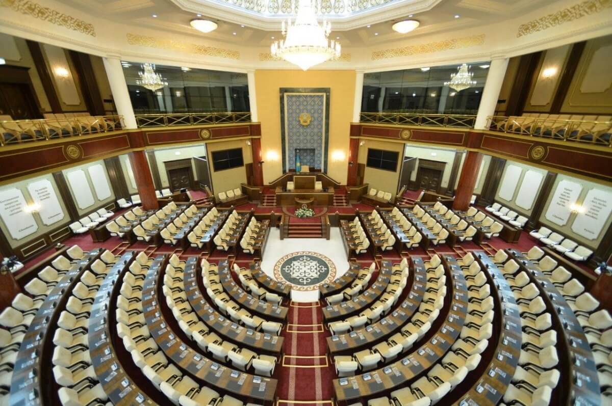 Мажилис согласовал кандидатуру министра промышленности и строительства