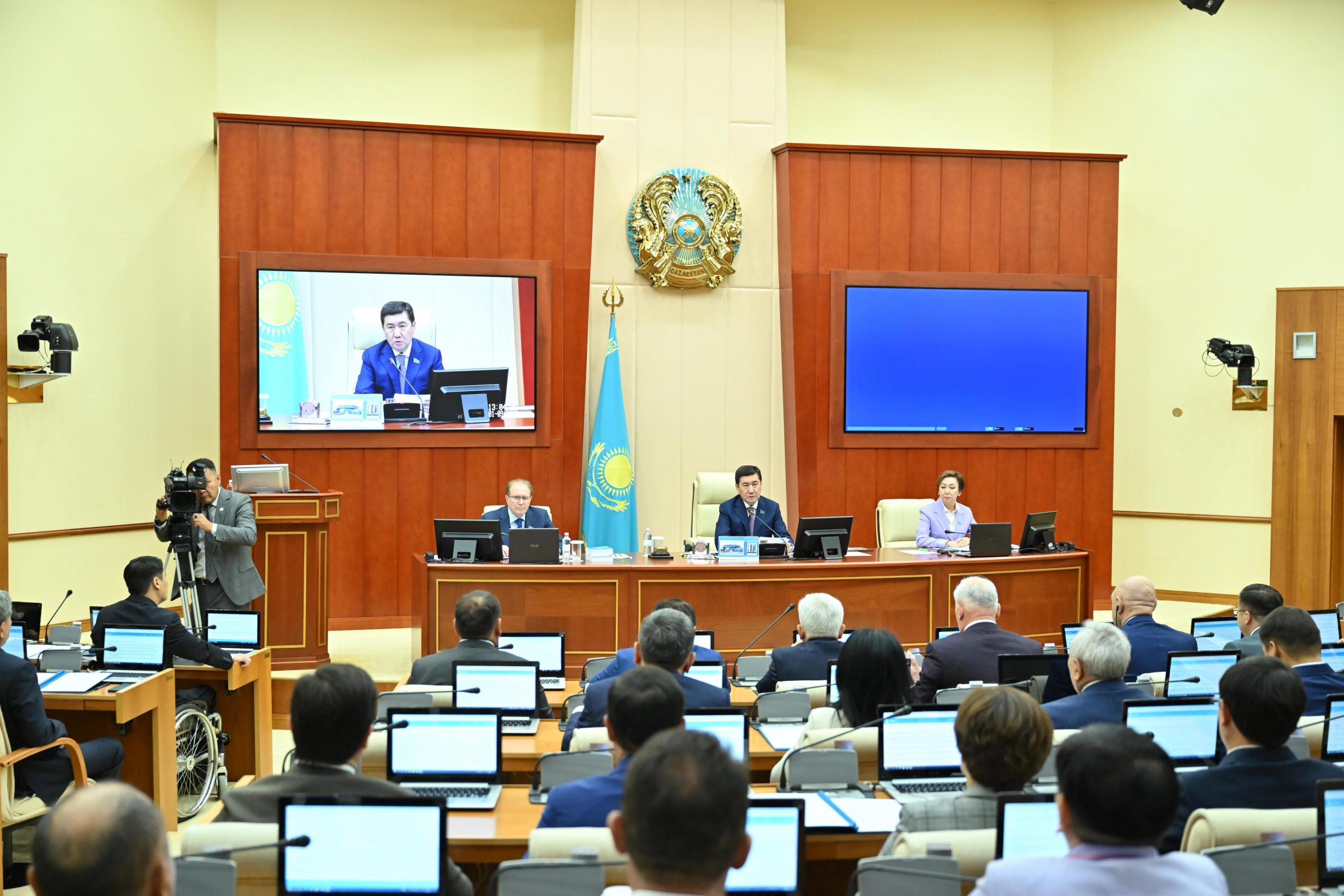 Работа Мажилиса в новой сессии: Президентское Послание и законопроекты