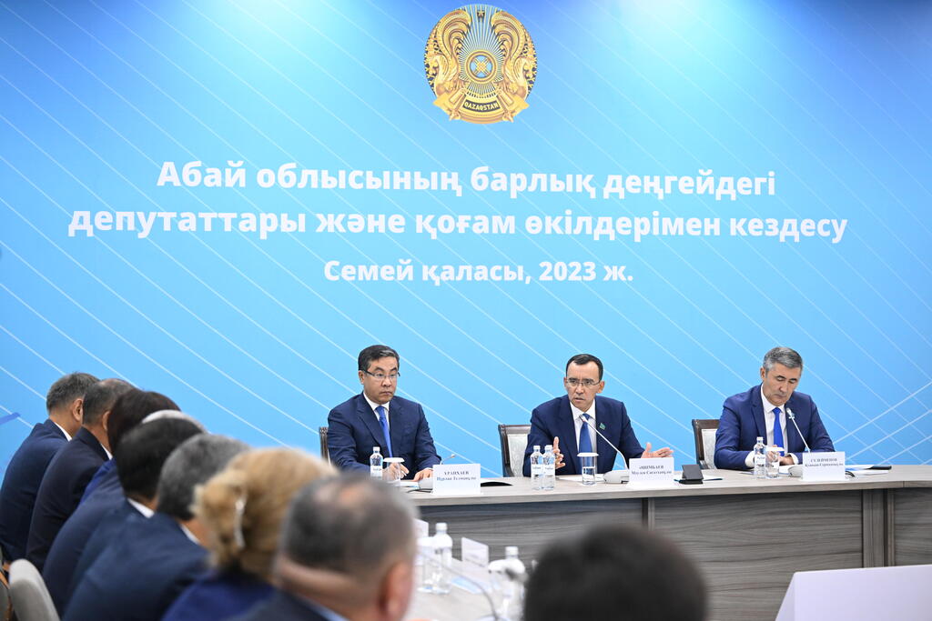 Взаимодействие Сената с маслихатами рассмотрено в области Абай