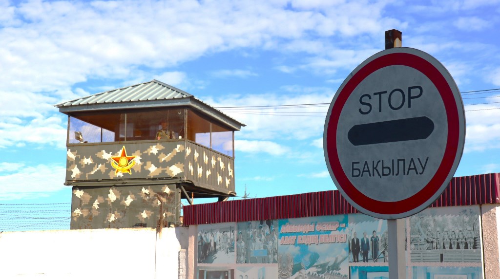 Жители города Арыс посетили войсковую часть