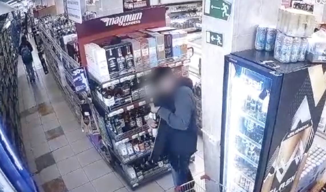 Брендовые виски вынес астанчанин из супермаркета