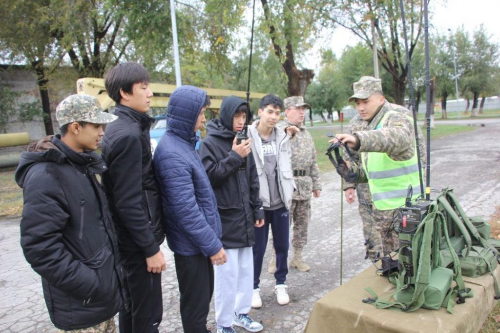 Экскурсия в военный вуз может стать решающей в выборе профессии