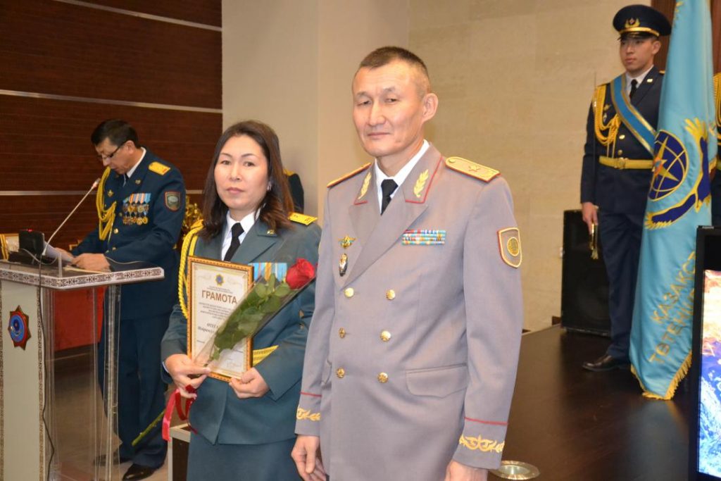 Глава МЧС поздравил спасателей с профессиональным праздником