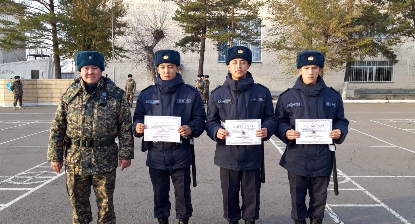 Опасный инцидент в Павлодаре: Гвардейцы задержали мужчину с ружьем