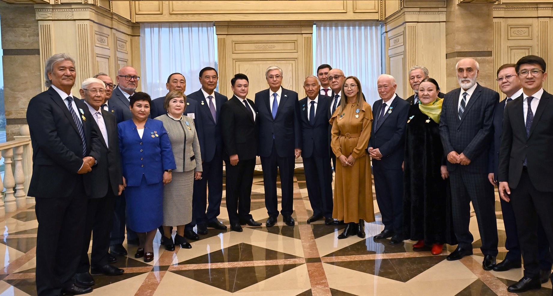 Президент поделился своим видением будущего Казахстана с творческой интеллигенцией