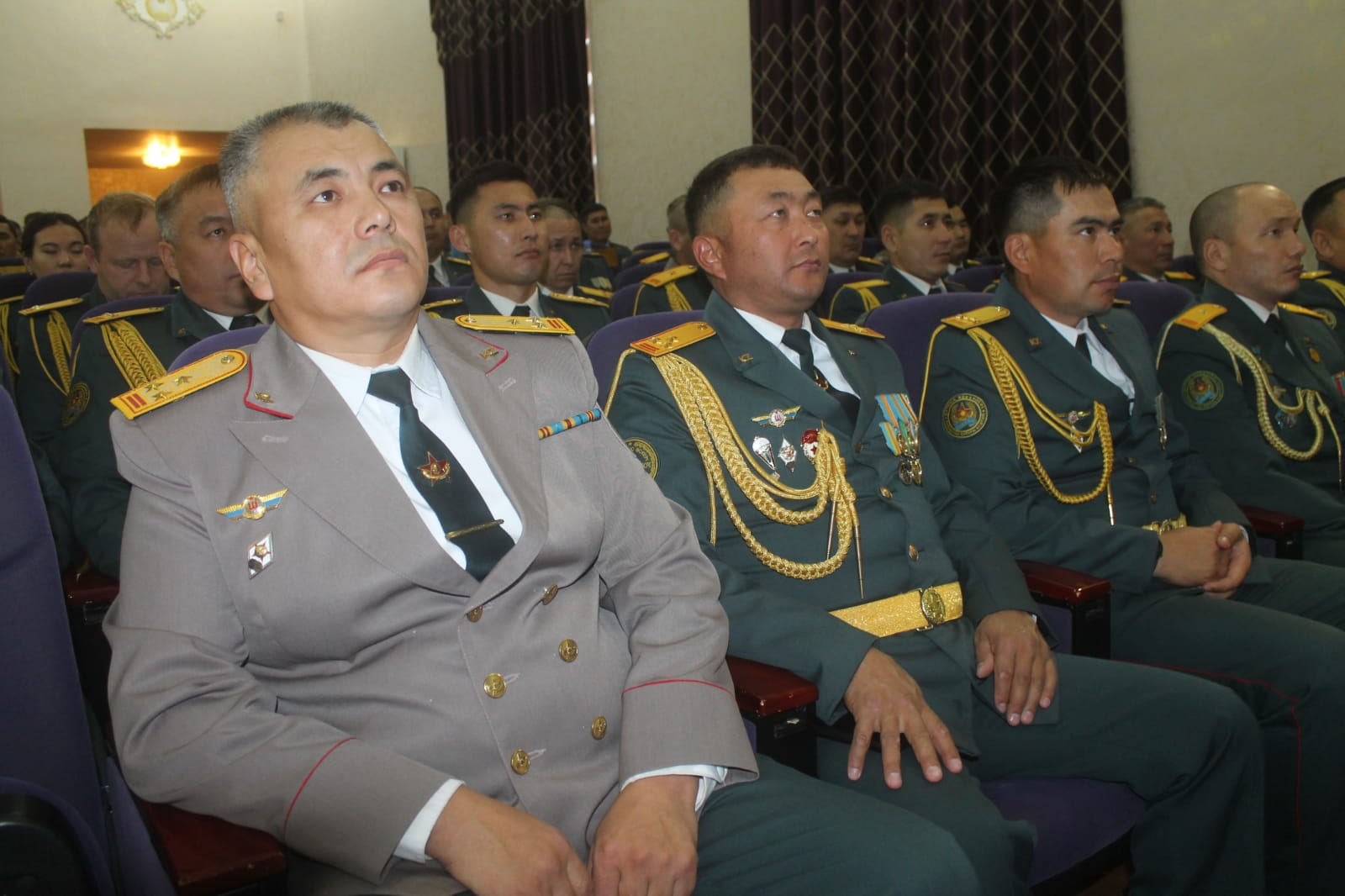 Военнослужащие Абайского гарнизона отметили День Республики