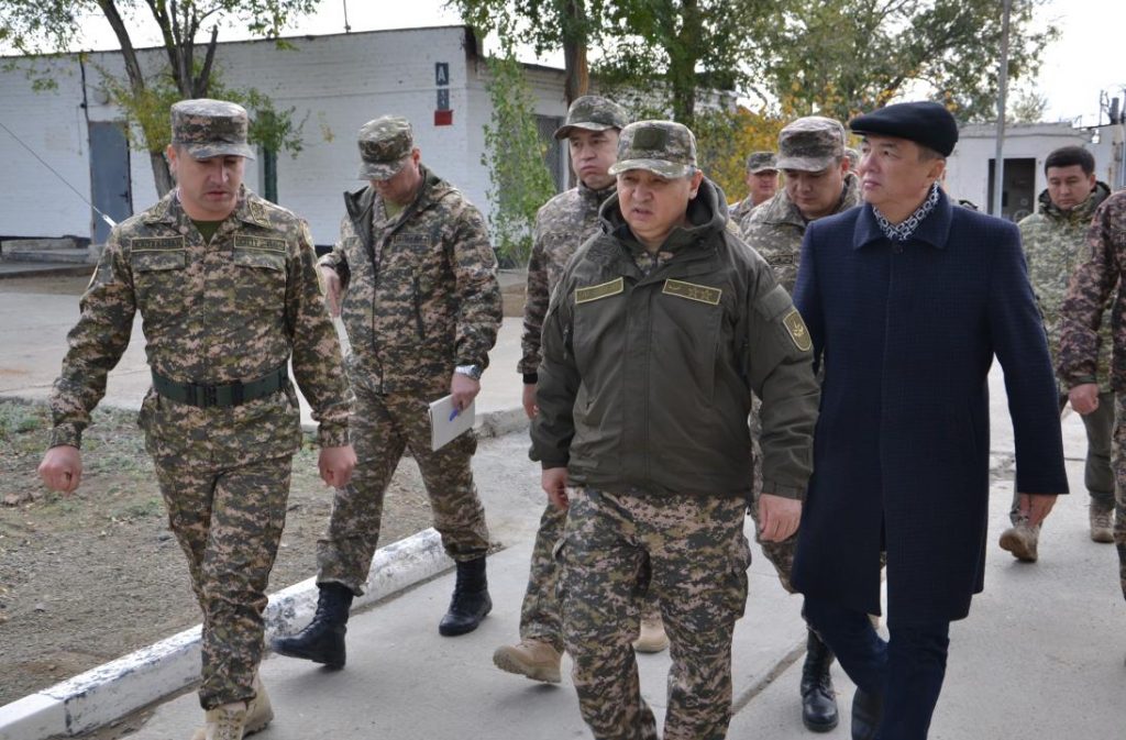 Заместитель министра обороны проверил подготовку гарнизонов к зиме