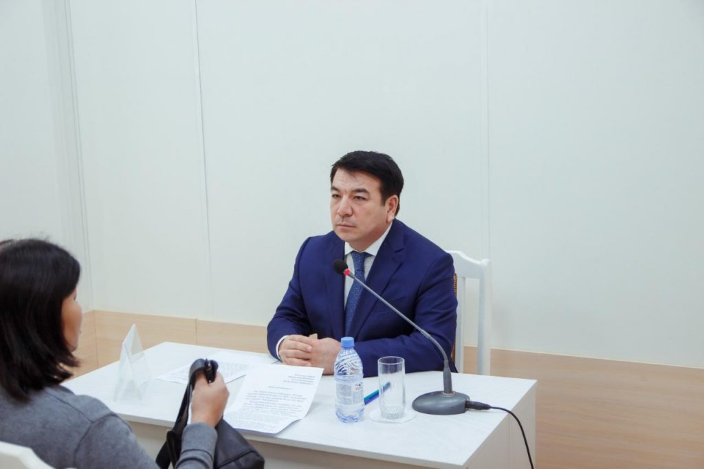 Министр просвещения Гани Бейсембаев провел личный прием граждан в Павлодарской области