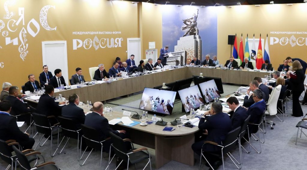 Беспошлинный ввоз электромобилей продлен до 2025 года в странах ЕАЭС