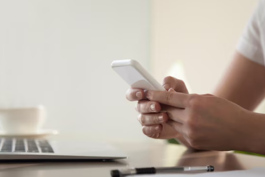 Цифровая карта семьи: SMS активирует господдержку в Казахстане