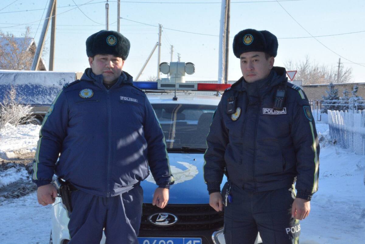 Двух пенсионеров из пожара спасли полицейские СКО