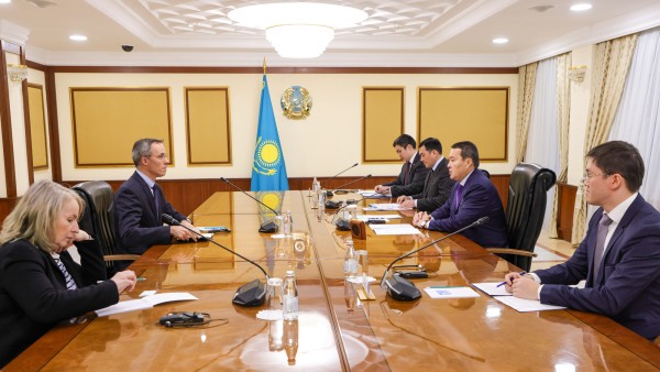 Сотрудничество в сфере энергетики обсудили Алихан Смаилов и представитель французской компании Orano