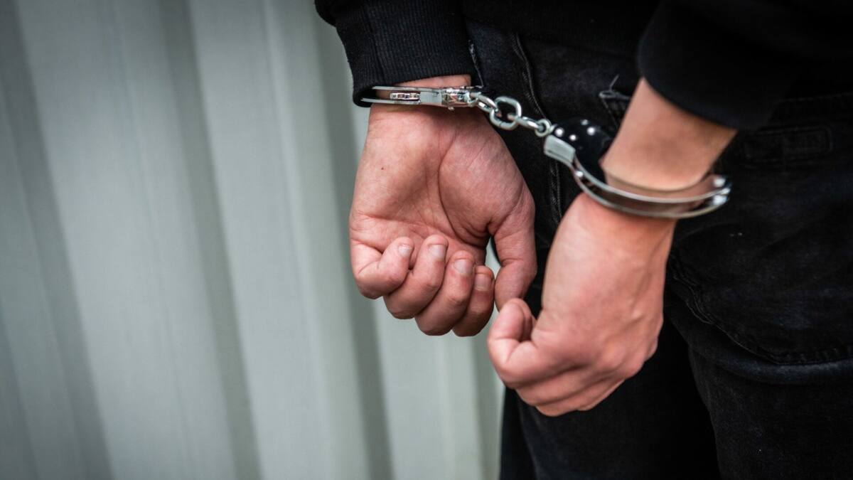 Пьяный сельчанин угнал авто, сбил двух подростков и скрылся с места ДТП