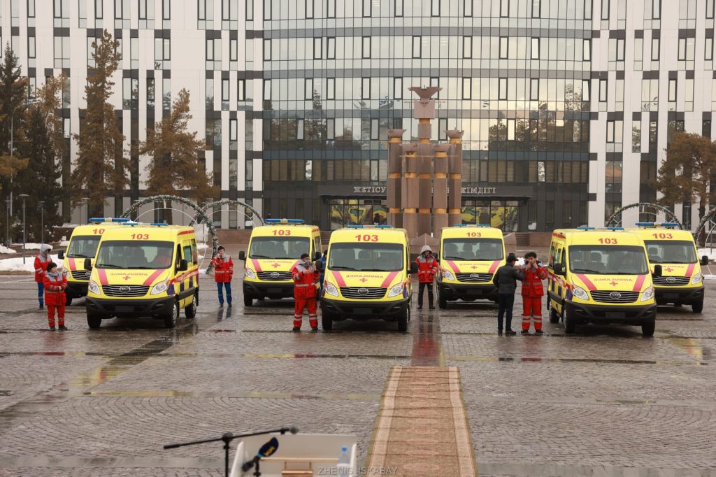 КЛЮЧИ ОТ НОВЫХ СКОРЫХ ВРУЧИЛИ ПОЛУЧИЛИ ГЛАВНЫЕ ВРАЧИ  ОБЛАСТИ ЖЕТЫСУ