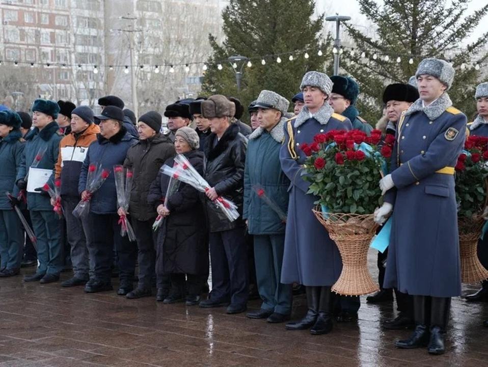 Цветы в память: В Астане отметили День ввода ограниченного контингента Советских войск в Афганистан