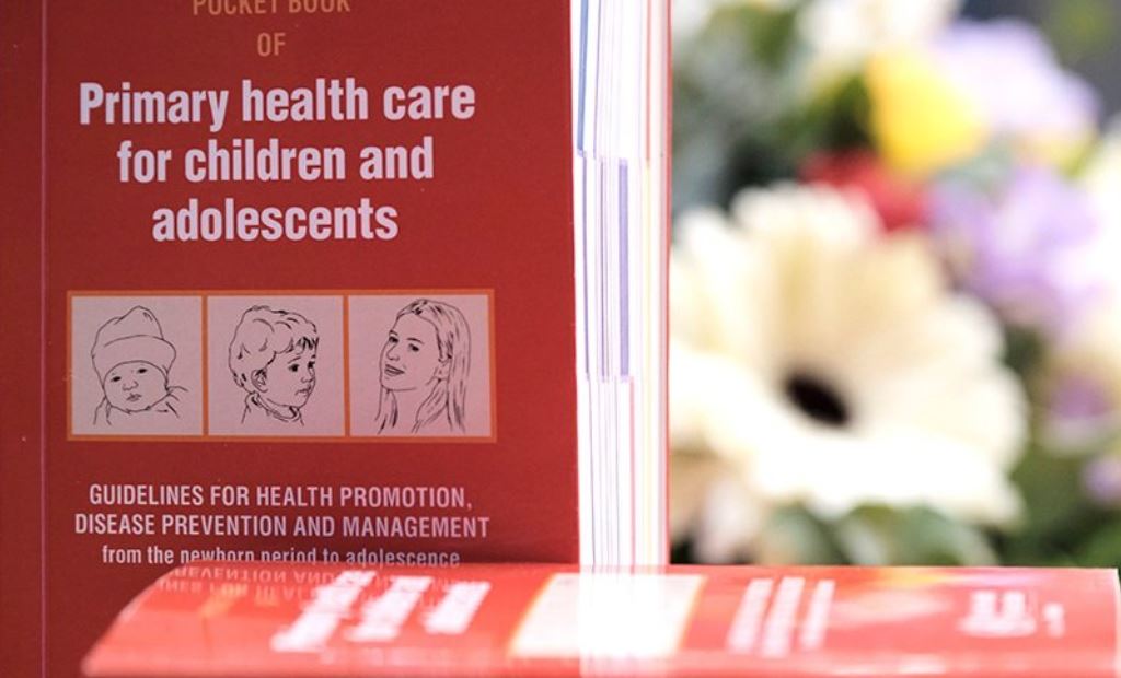 Казахстан адаптирует Карманный справочник по здоровью детей