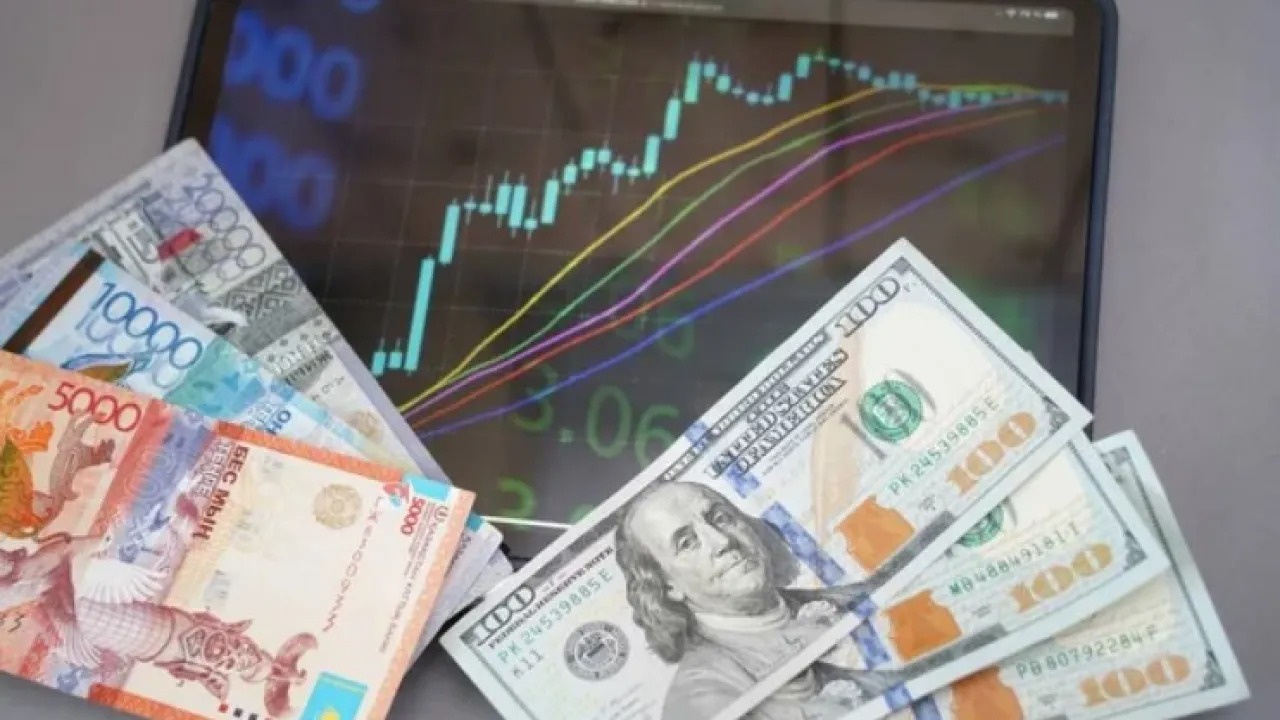 Нефтяной сектор и валютный рынок: ключевые факторы роста тенге