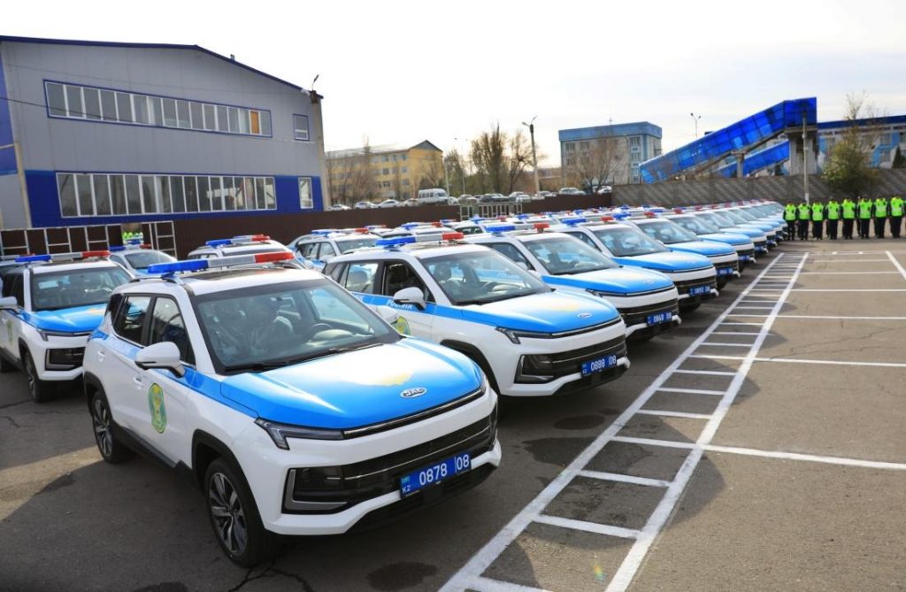 Развитие технической базы: Жамбылская полиция укрепила свой автопарк