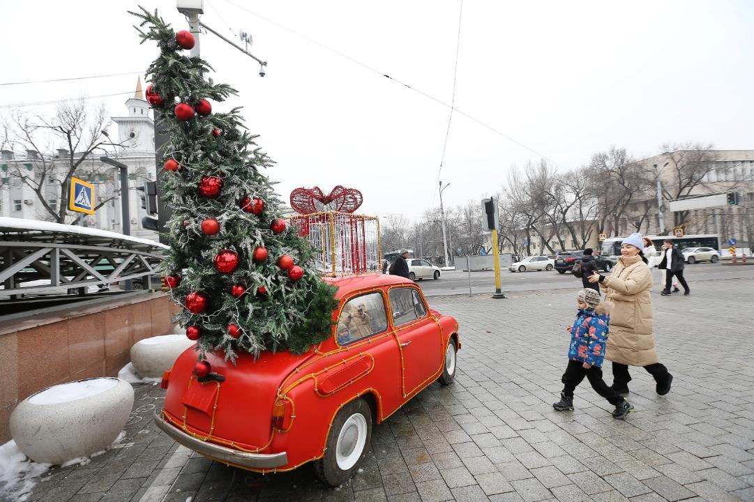 Сказочный город: Алматы готовится к Новому году