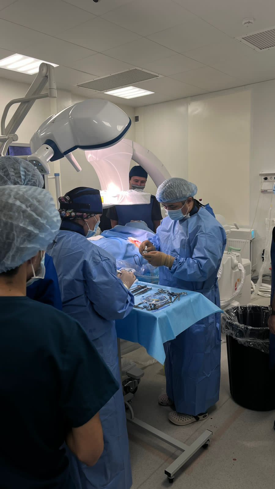 В ТУРКЕСТАНСКОЙ ГОРБОЛЬНИЦЕ ВНЕДРИЛИ ИННОВАЦИОННЫЙ МЕТОД ОПЕРАЦИЙ ПАЦИЕНТОВ С РИСКОМ ВНЕЗАПНОЙ ОСТАНОВКИ СЕРДЦА