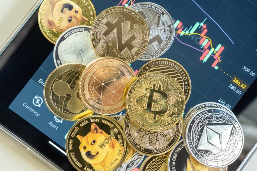 BTC: покупка или продажа на уровне $43500?