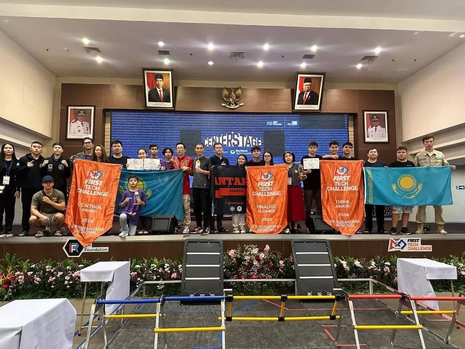 Чемпионат по робототехнике в Индонезии: Участники движения «Жас сарбаз» завоевали третье место