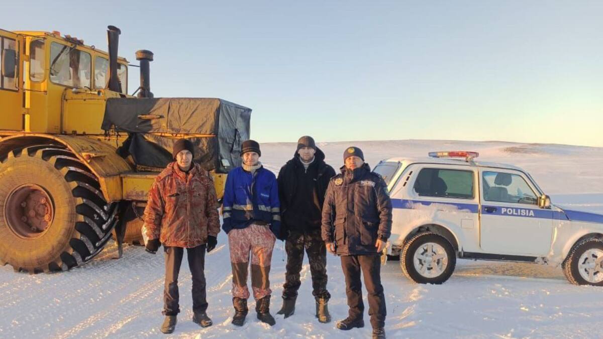 Четыре дня в степи провели карагандинцы, пока их не спас акмолинский полицейский