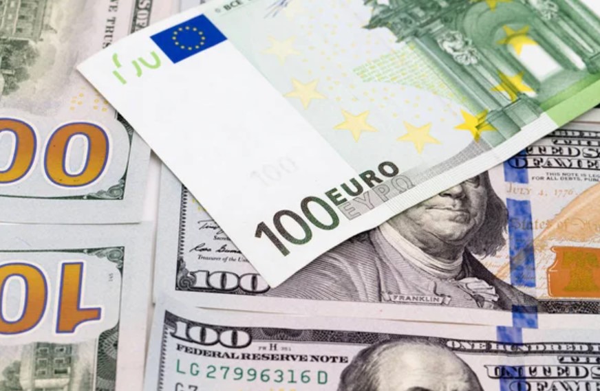 EUR/USD в равновесии: Ключевые факторы, влияющие на валютную пару