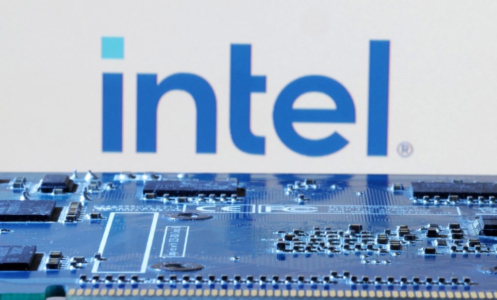 Intel бросает вызов Nvidia и Qualcomm с ИИ-чипами для автомобилей