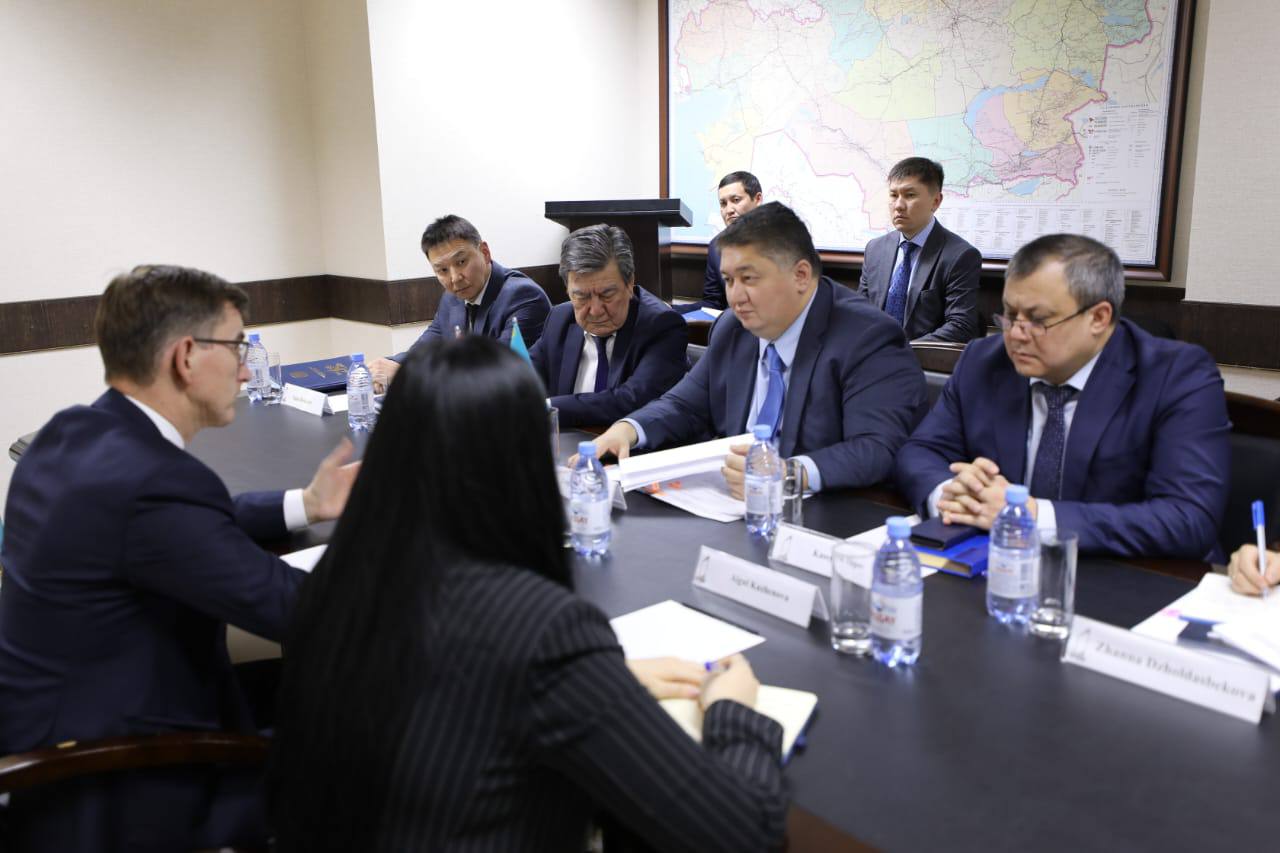 Казахстан и Нидерланды ищут пути развития логистических проектов