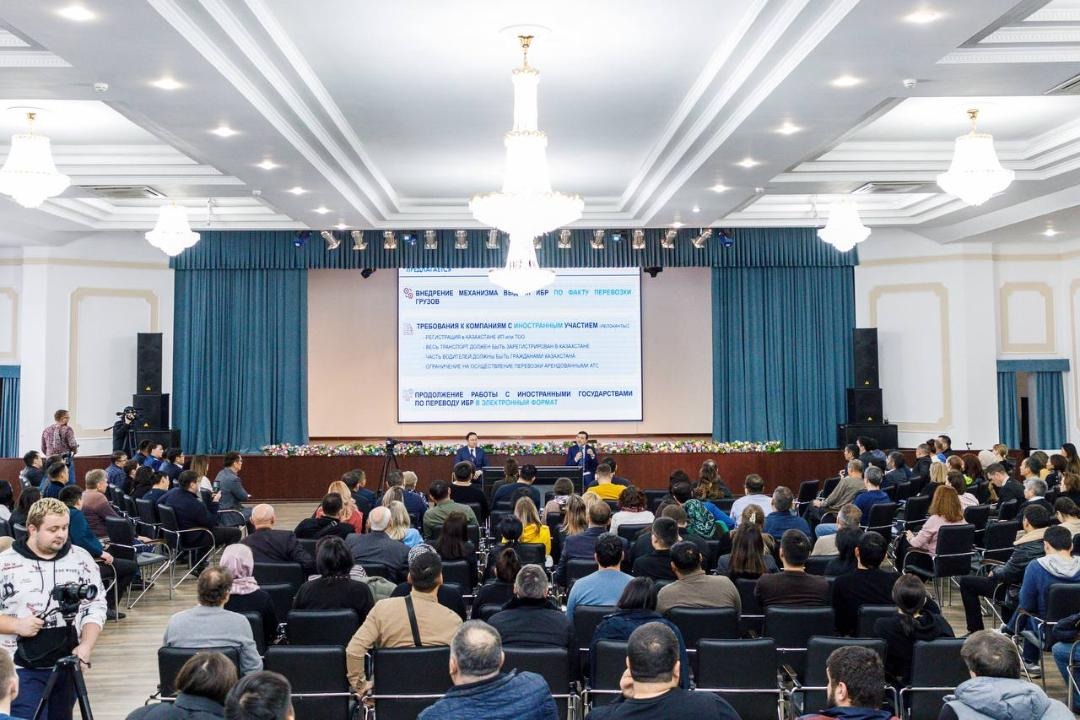 Новый порядок распределения разрешений на грузоперевозки в Казахстане