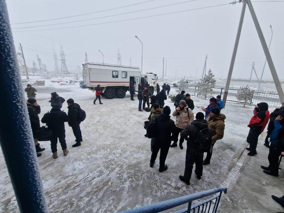 Плохие погодные условия: в области Жетісу в снежном заносе застряли автомашины